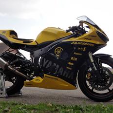 Yamaha R6 BANERACER [SOLGT]