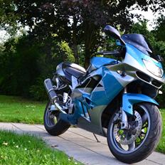 Kawasaki ZX9R