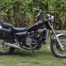 Honda VF 750 MAGNA