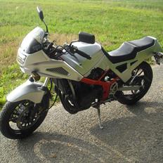 Suzuki GSX400XS Impulse