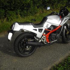 Suzuki GSX400XS Impulse