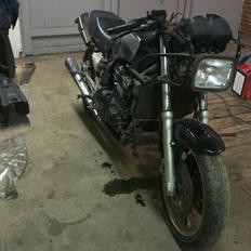 Kawasaki gpz 900 r projekt :)