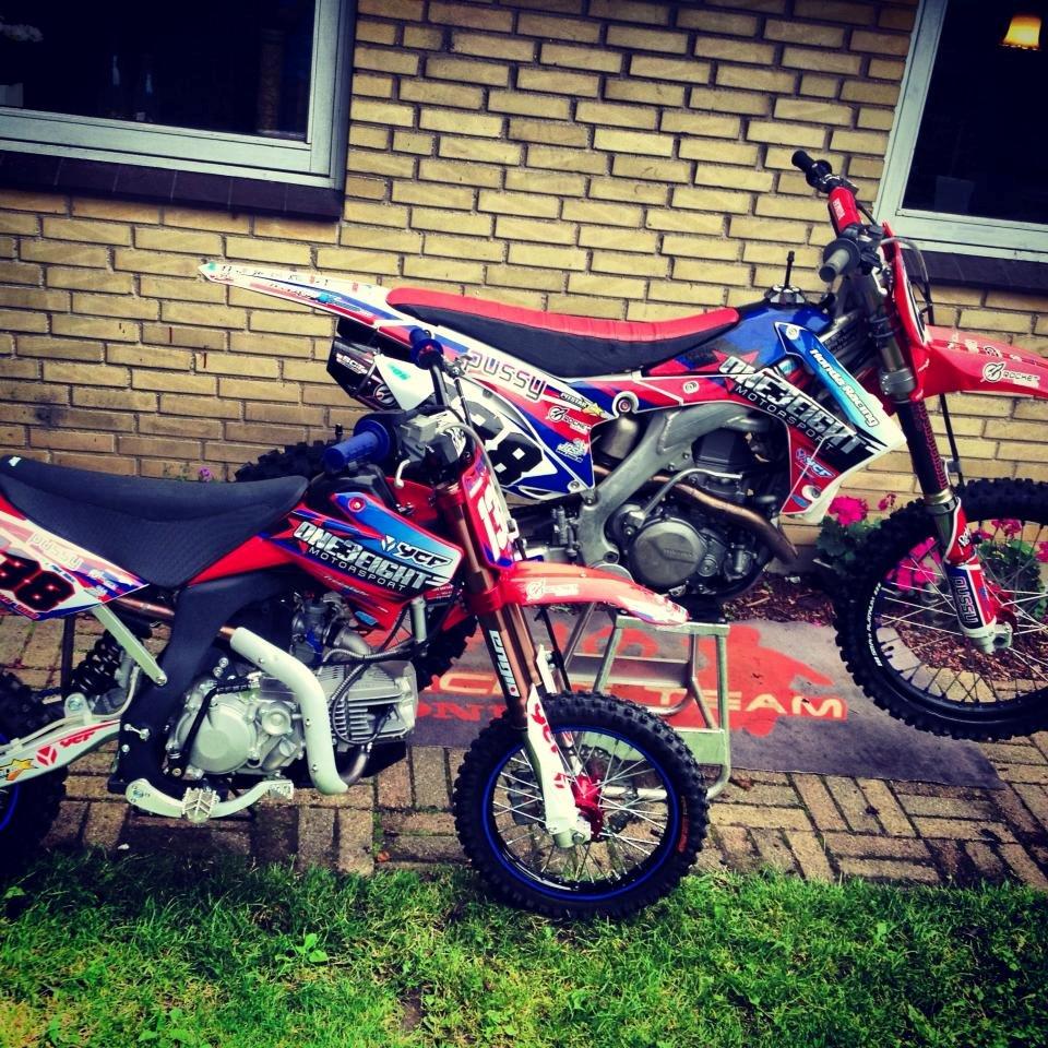 YCF Factory Pilot One3Eight Pitstar edt. billede 17