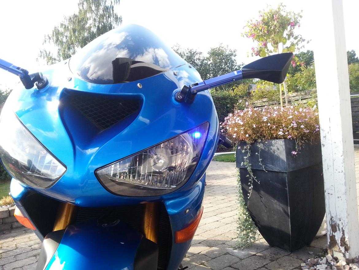 Kawasaki ZX6R (STJÅLET) - Blue eyes... My baby´s got bluuuee eyes :) billede 12
