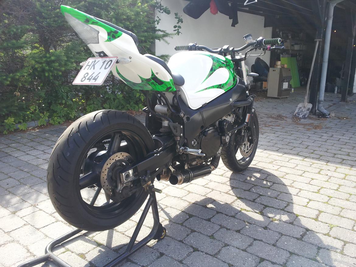 Suzuki gsxr 600 srad streetfighter billede 4