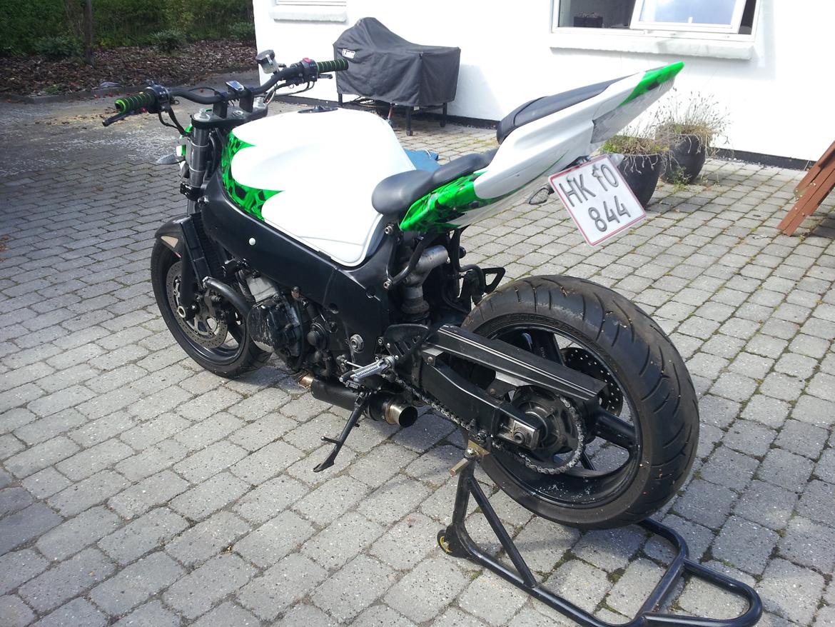 Suzuki gsxr 600 srad streetfighter billede 6