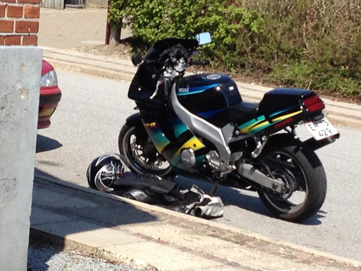 Yamaha FZR 600R billede 10