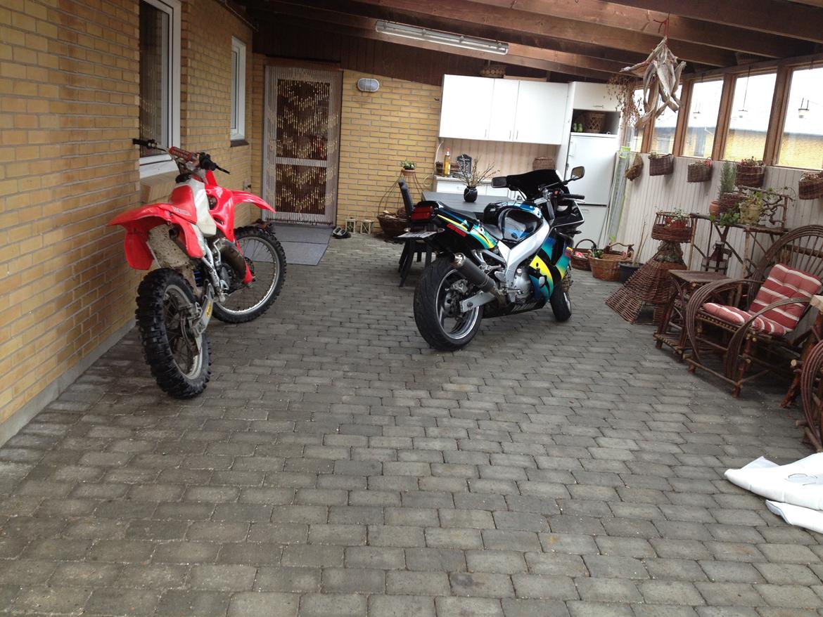 Yamaha FZR 600R - man kan jo aldrig få nok to hjulede billede 13