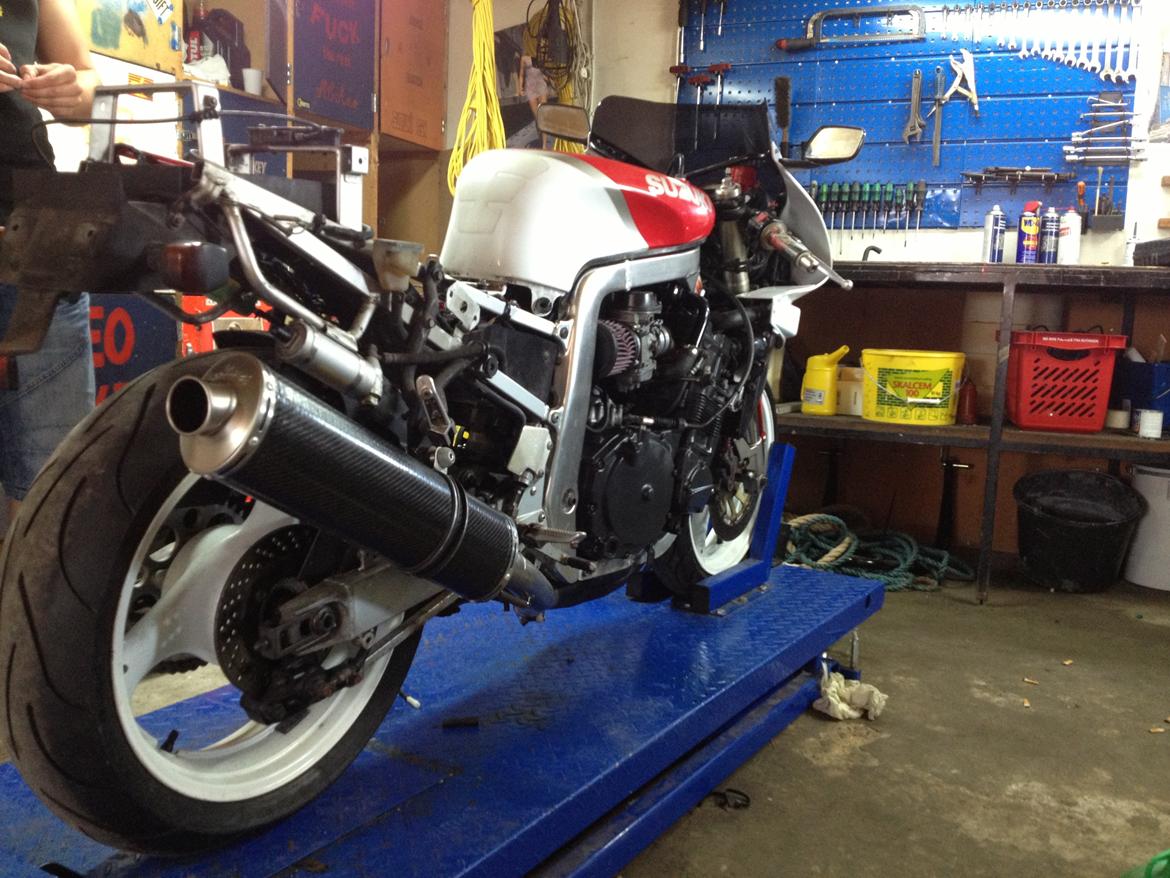 Suzuki gsxr 400 ( RF 600 ) billede 2