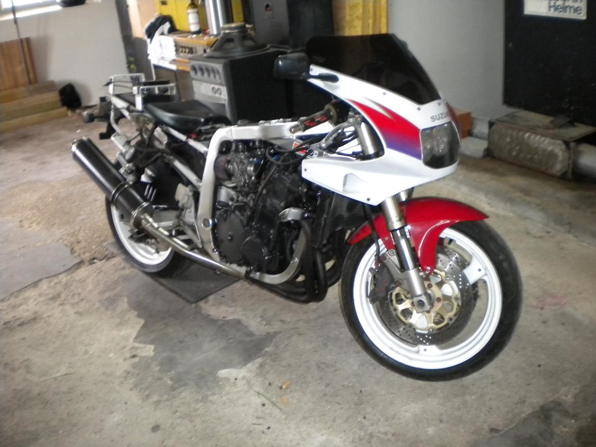 Suzuki gsxr 400 ( RF 600 ) billede 6