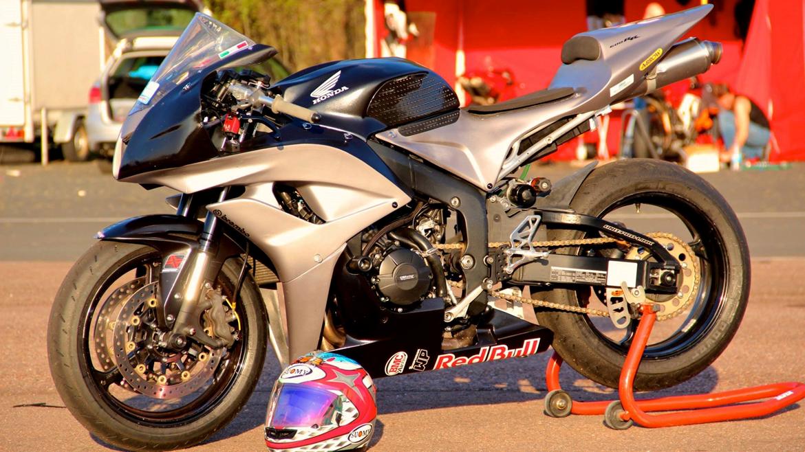 Honda CBR 600 RR -Racebike billede 4
