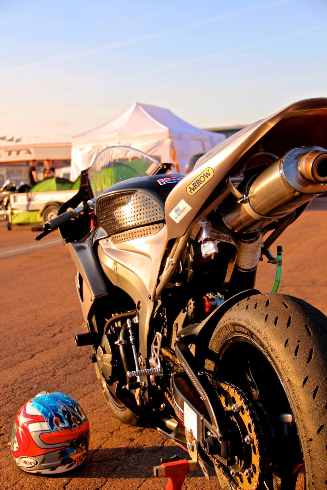 Honda CBR 600 RR -Racebike billede 5