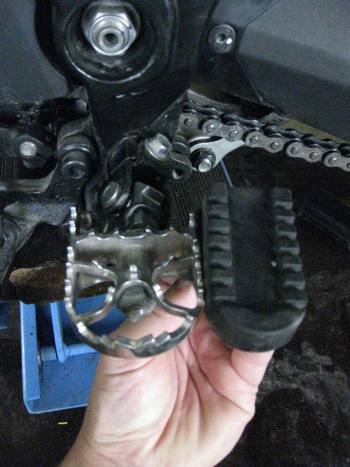 Yamaha XT660Z ABS Ténéré - Pivot Pegs så der er plads til støvlerne i størrelsen "voksen" billede 9