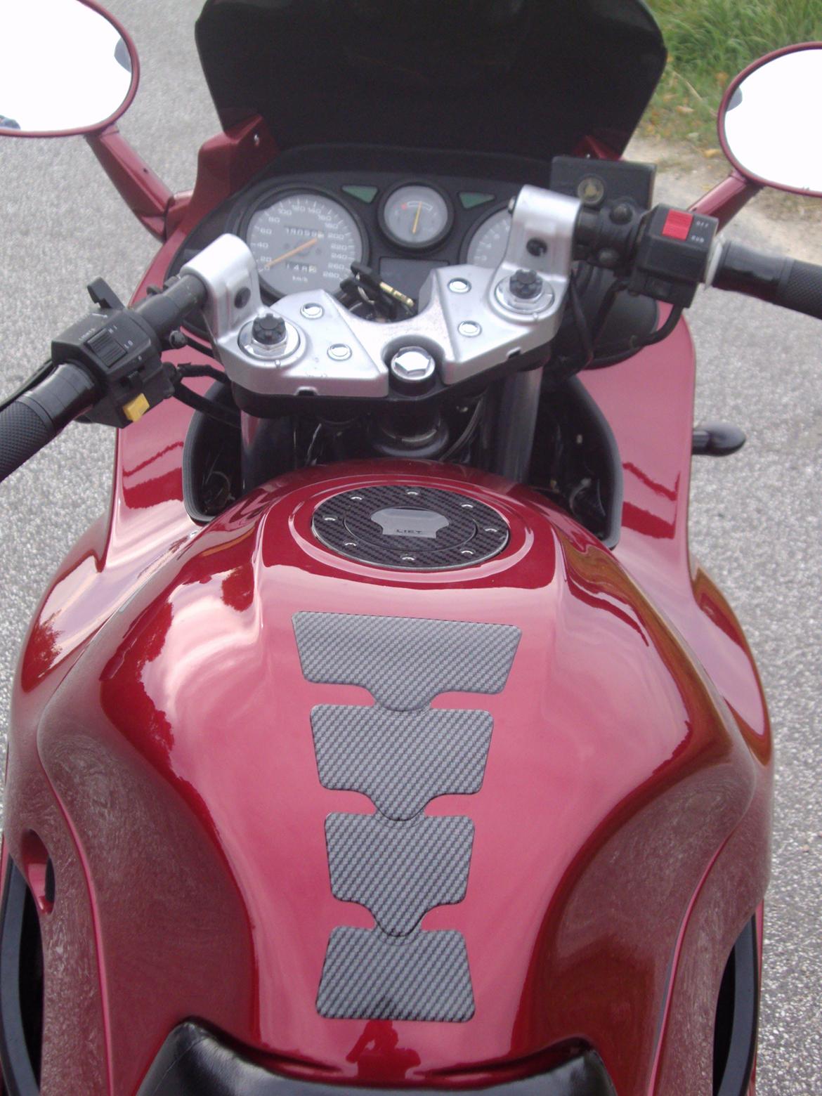 Suzuki GSX 750 F billede 18