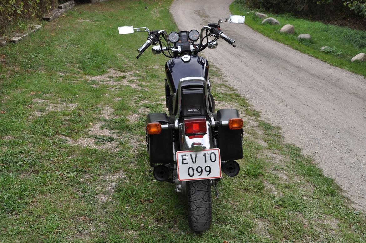 Honda VF 750 MAGNA billede 3