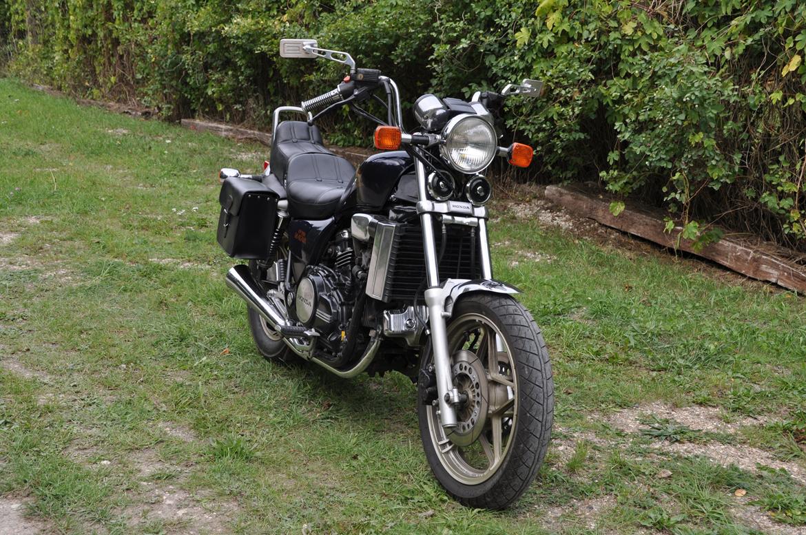 Honda VF 750 MAGNA billede 6