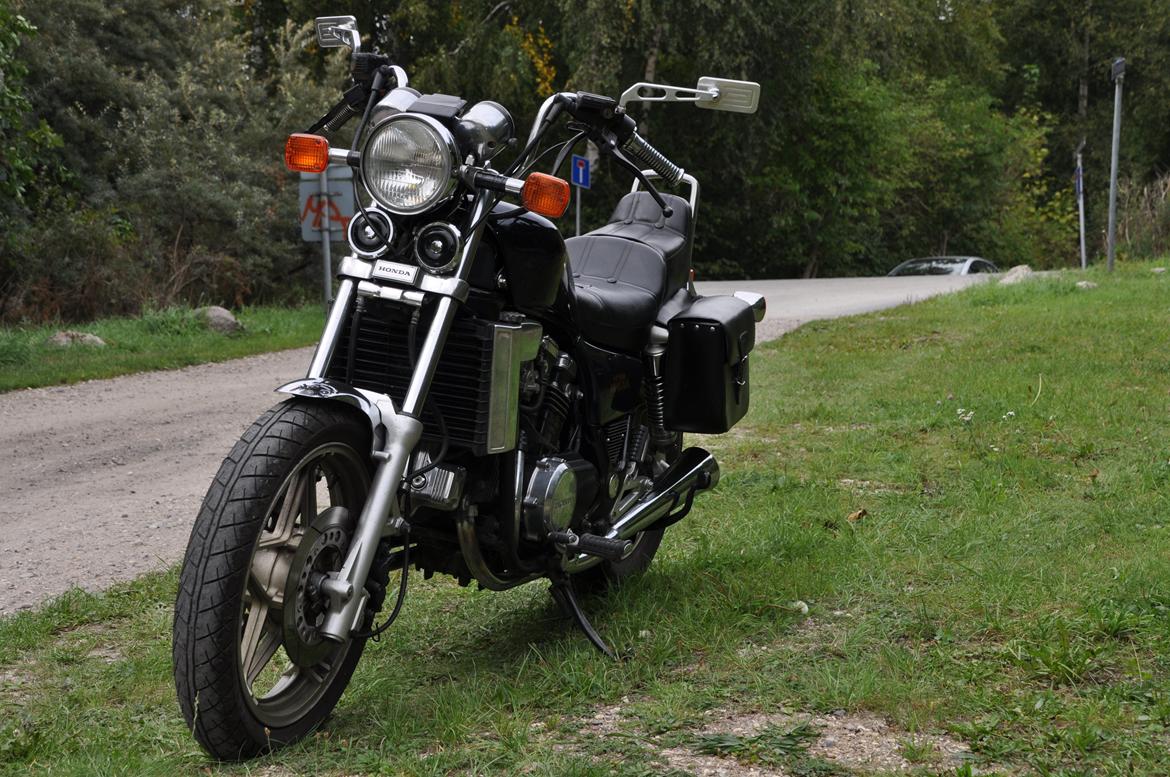 Honda VF 750 MAGNA billede 9