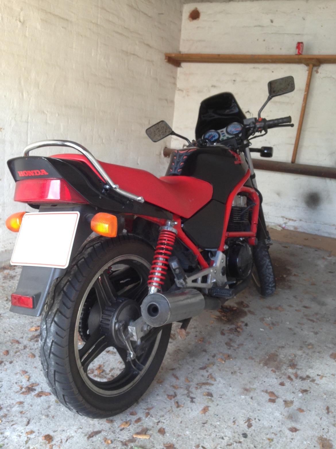 Honda CB 450 S - 14/8/13.
Købt og betalt i Vejle. billede 4