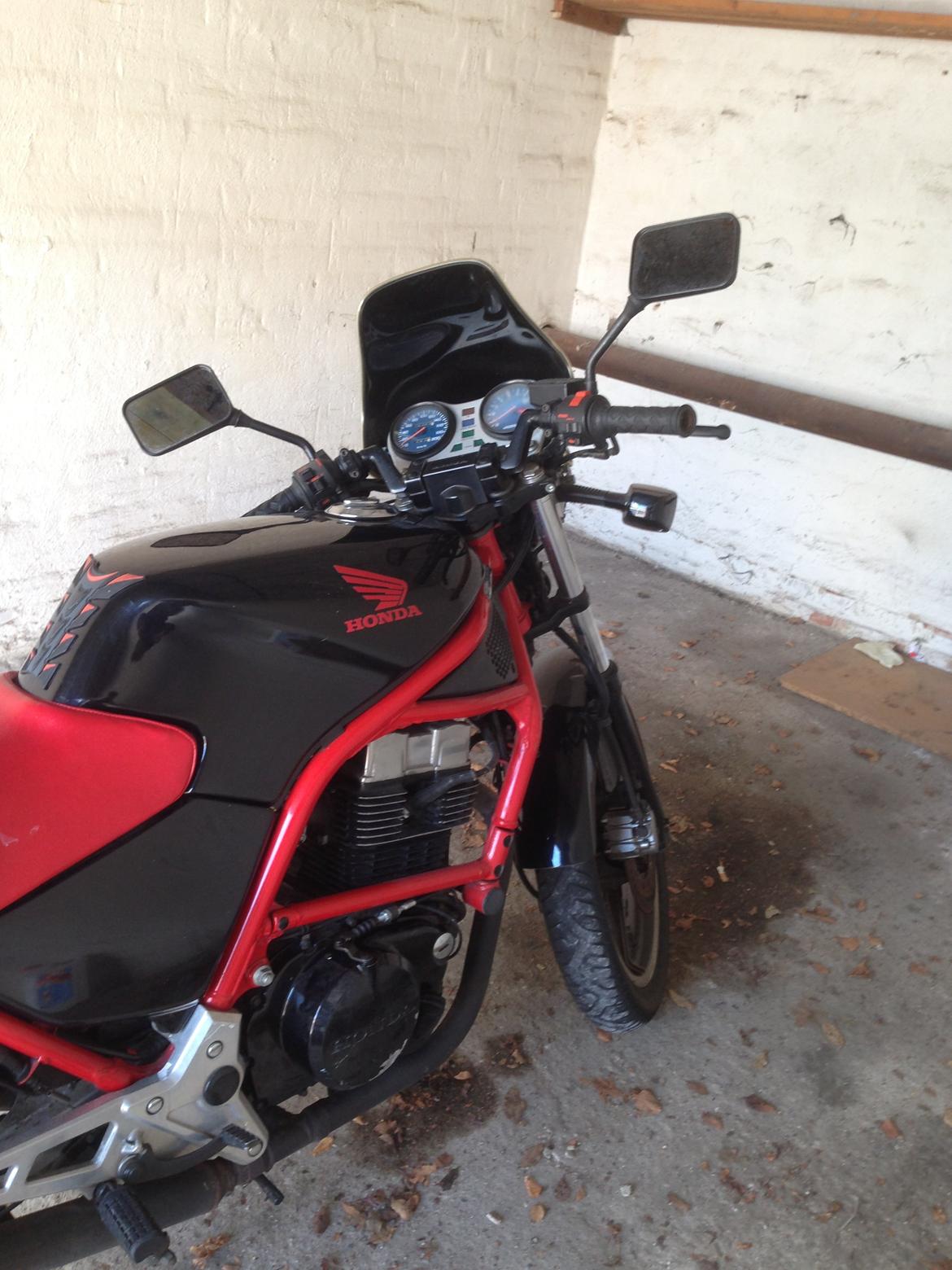 Honda CB 450 S - 14/8/13.
Købt og betalt i Vejle. billede 5