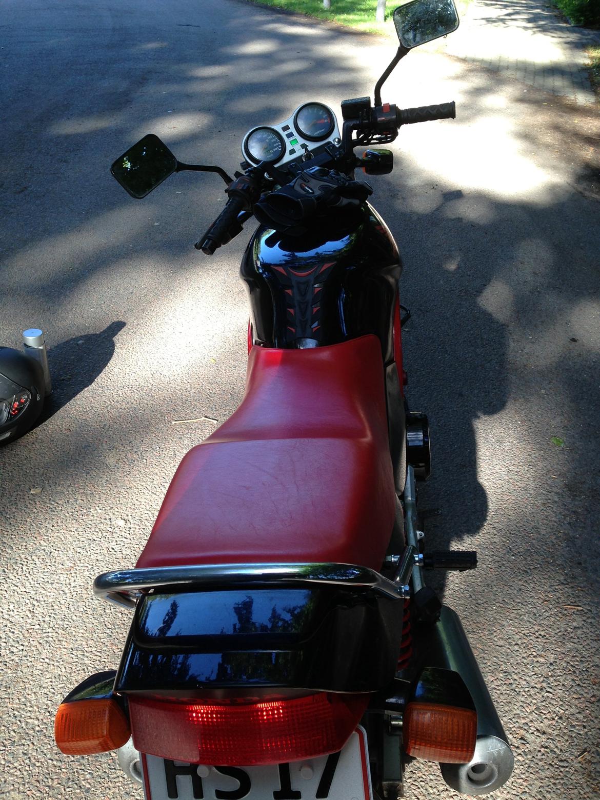 Honda CB 450 S - 20/8/13.
Første tur. Hjulet "bumper" lidt. Alt virker ellers fint. billede 10