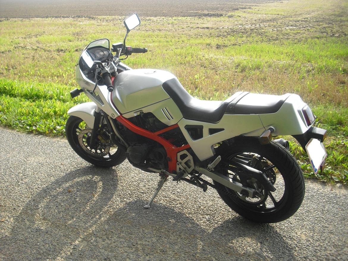 Suzuki GSX400XS Impulse billede 2
