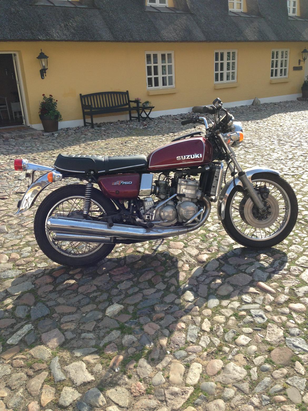 Suzuki GT 750 Vandbøffel billede 2