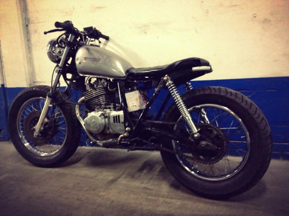 Suzuki GN 250 - Så skete der lidt mer' - Nyt bagdæk, skåret lidt af stellet og kortet af sædet...
Det næste bliver lygteholder, lygte og nummerpladen skal på igen..
Egerne fik en tur.... billede 11