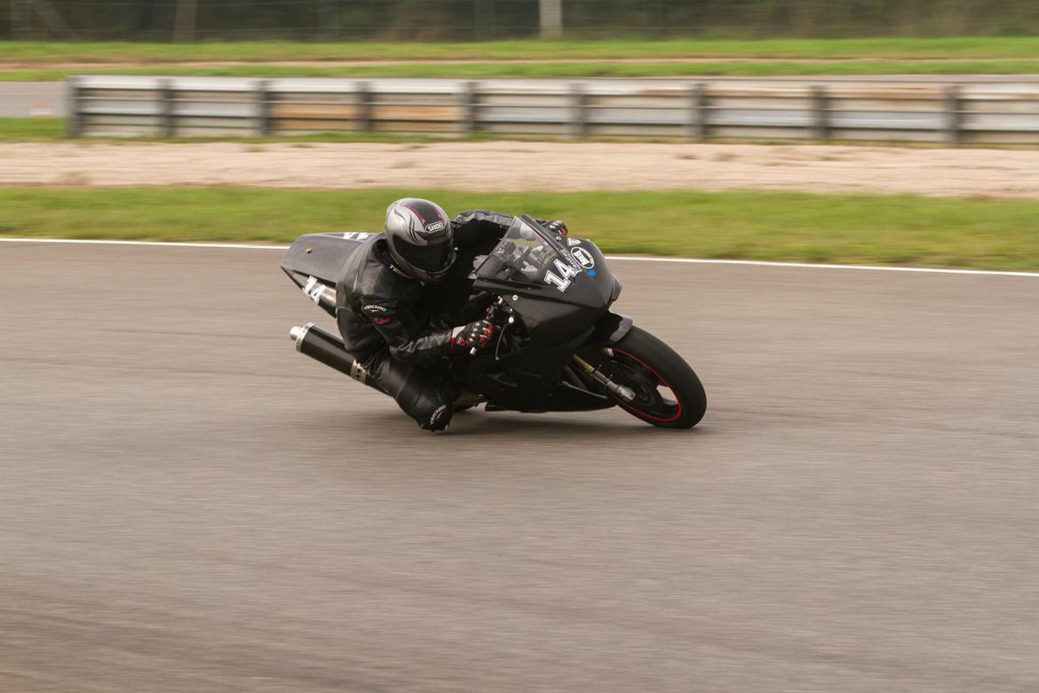 Yamaha R1 billede 4
