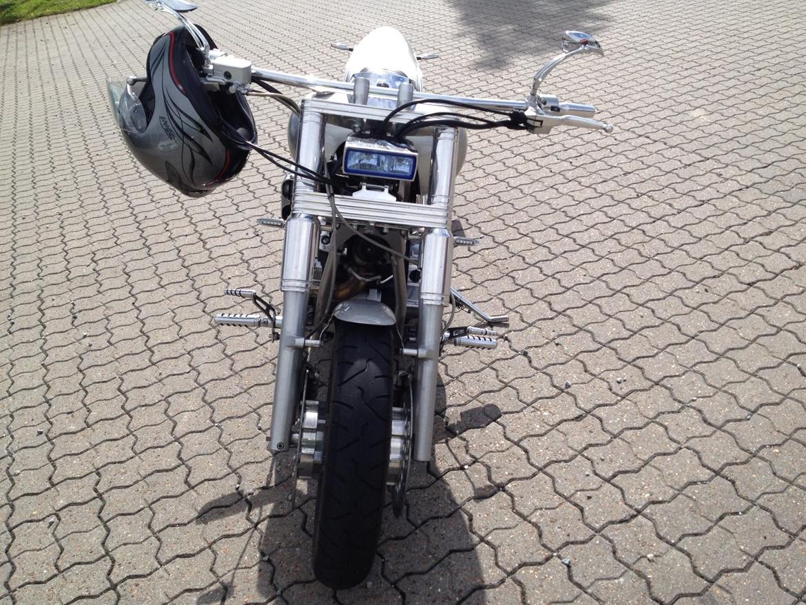 Yamaha XVS 1100 billede 2