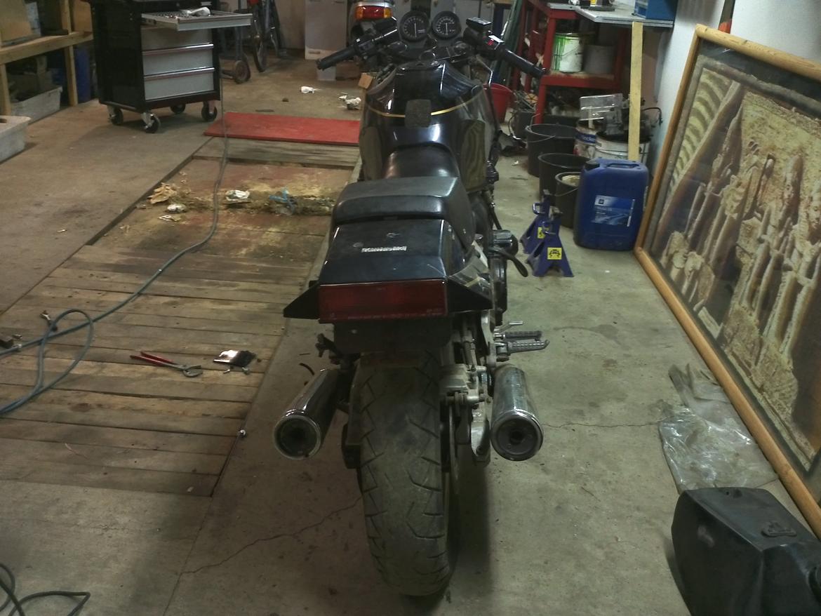 Kawasaki gpz 900 r projekt :) billede 2