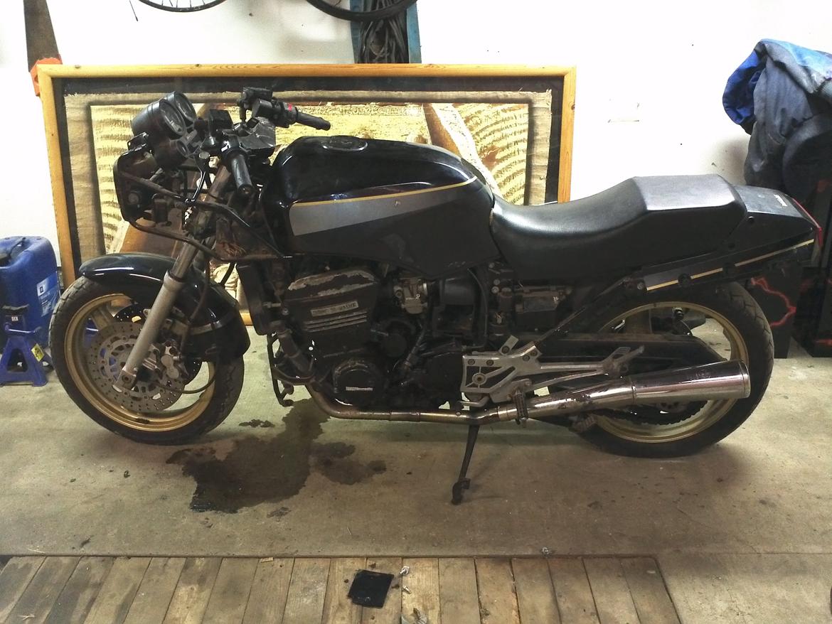 Kawasaki gpz 900 r projekt :) billede 4