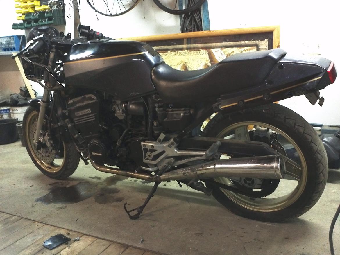 Kawasaki gpz 900 r projekt :) billede 5