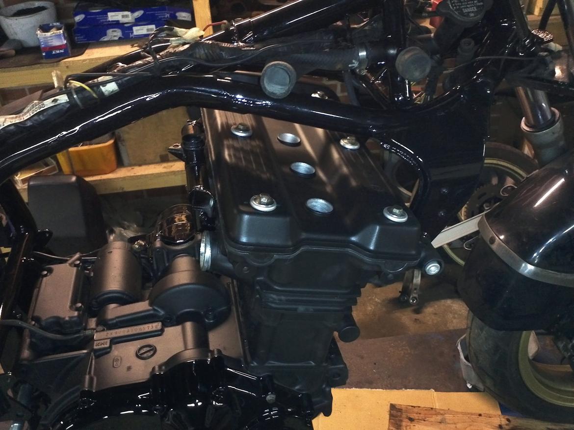 Kawasaki gpz 900 r projekt :) billede 15