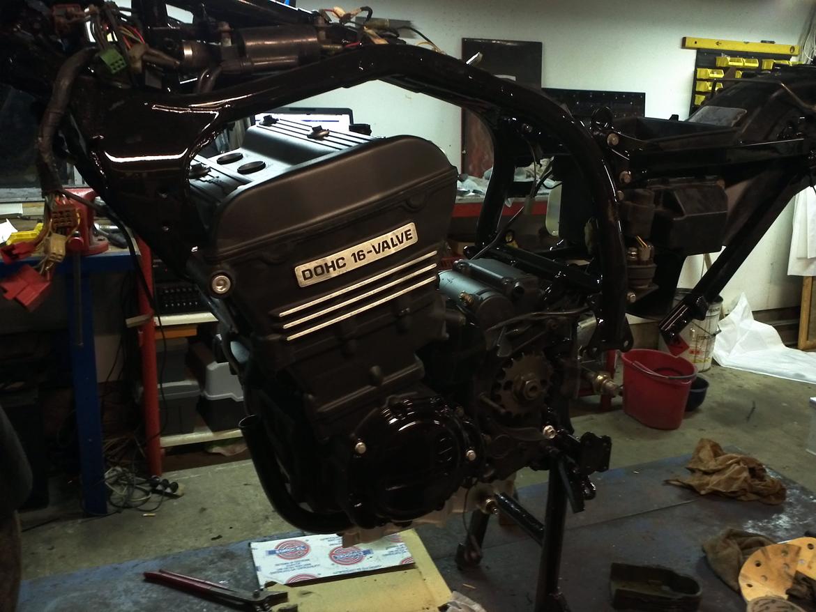 Kawasaki gpz 900 r projekt :) billede 16