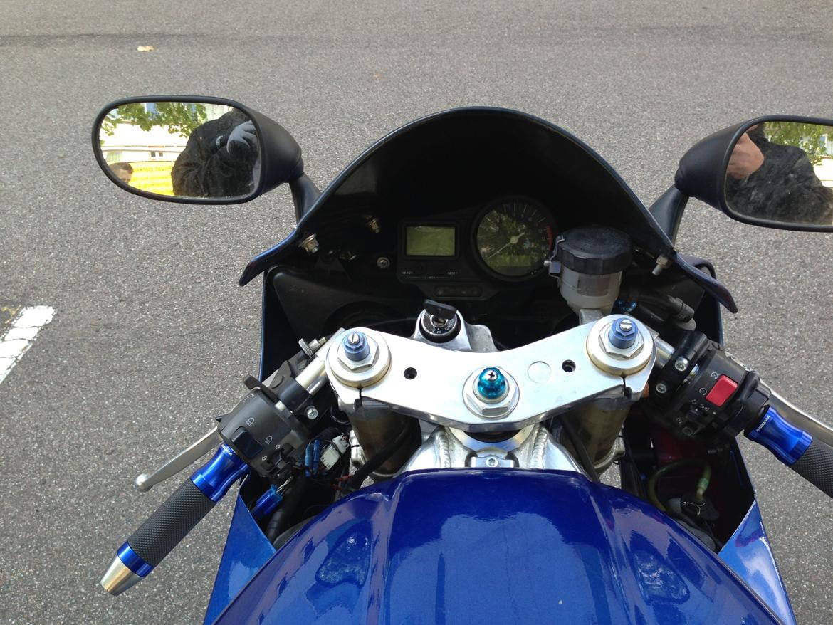 Yamaha YZF-R1 billede 2