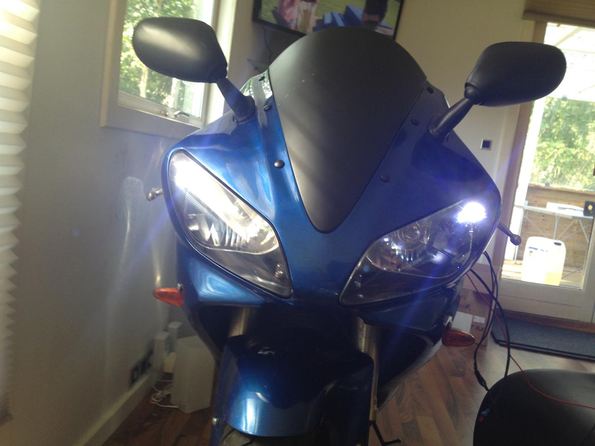 Yamaha YZF-R1 billede 9