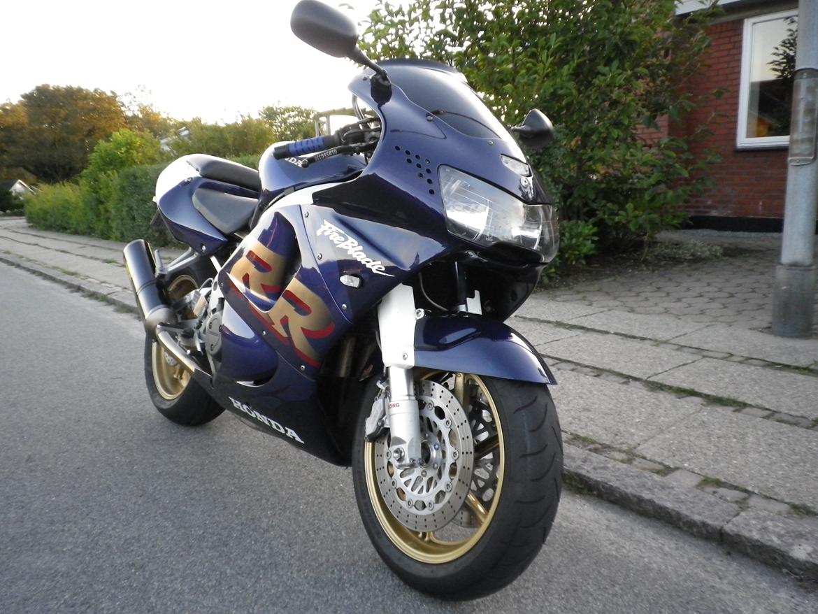 Honda Cbr 900 RR - Cyklen er ganske fotogen...! billede 2