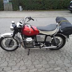 Moto Guzzi V7 850 GT