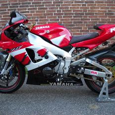 Yamaha YZF R1 RN04