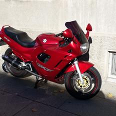 Suzuki GSX 750 F