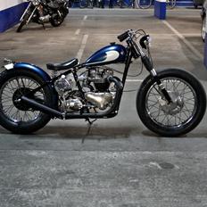 Triumph Thunderbird 6T "Jamesville 53 Triumph" Bobber