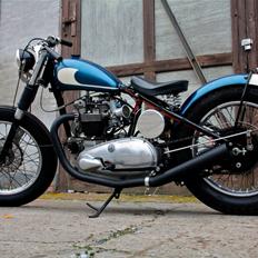 Triumph Thunderbird 6T "Jamesville 53 Triumph" Bobber