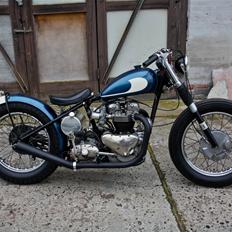 Triumph Thunderbird 6T "Jamesville 53 Triumph" Bobber