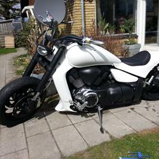 Suzuki m1800 (solgt)