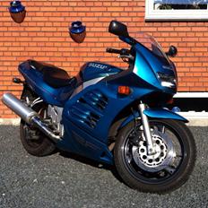 Suzuki RF 600 R