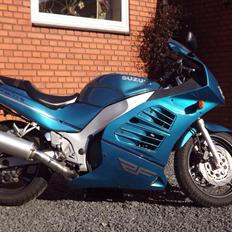 Suzuki RF 600 R