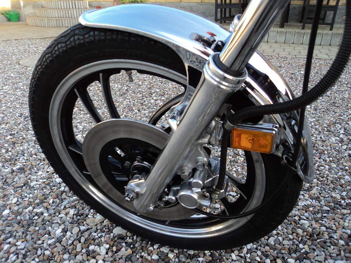 Yamaha XV 500 - Forgaffel er lavet med nye pakdåser,olie,bremser osv. billede 7