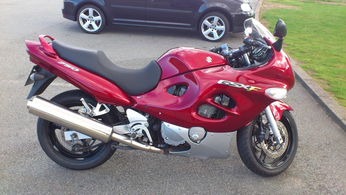 Suzuki GSX 750 F (solgt) billede 1