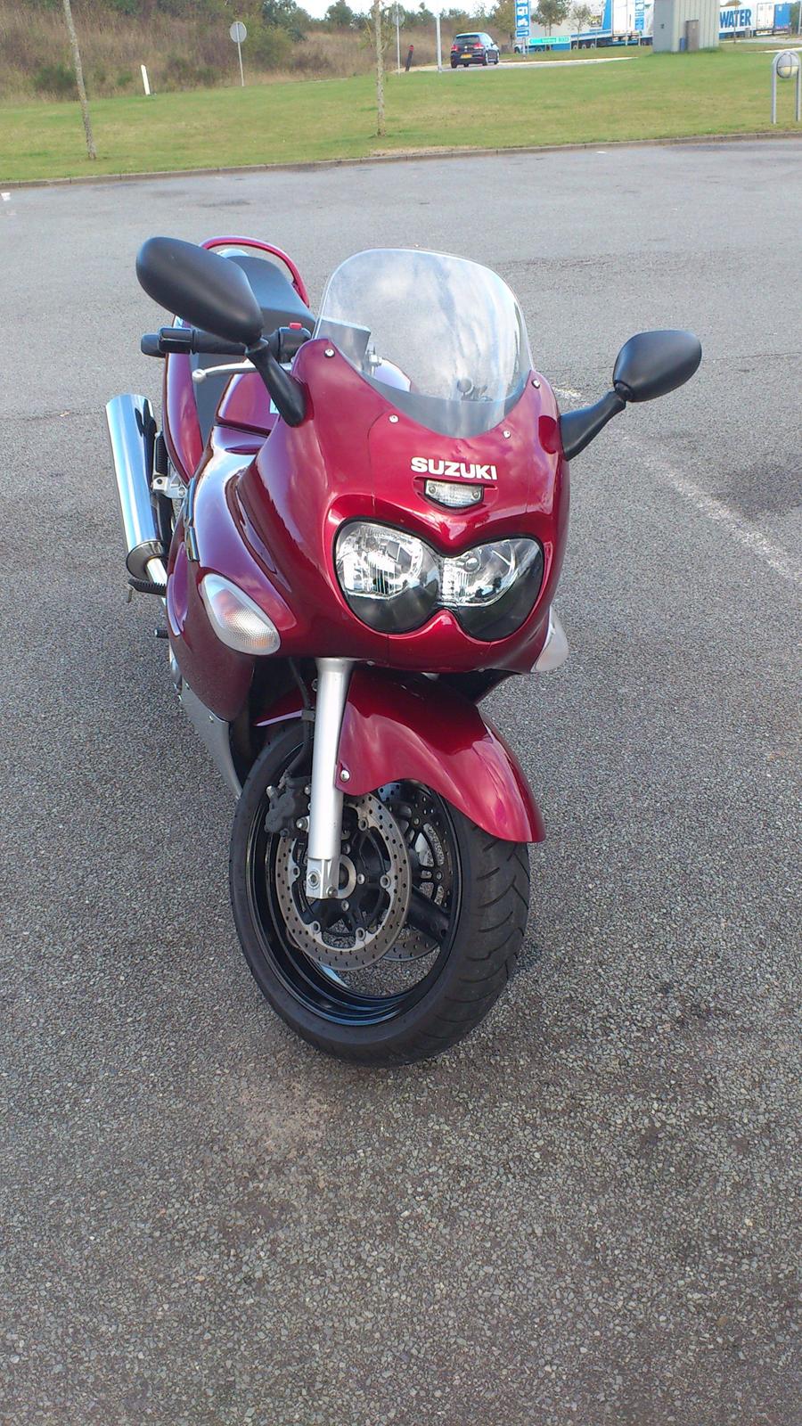 Suzuki GSX 750 F (solgt) billede 2