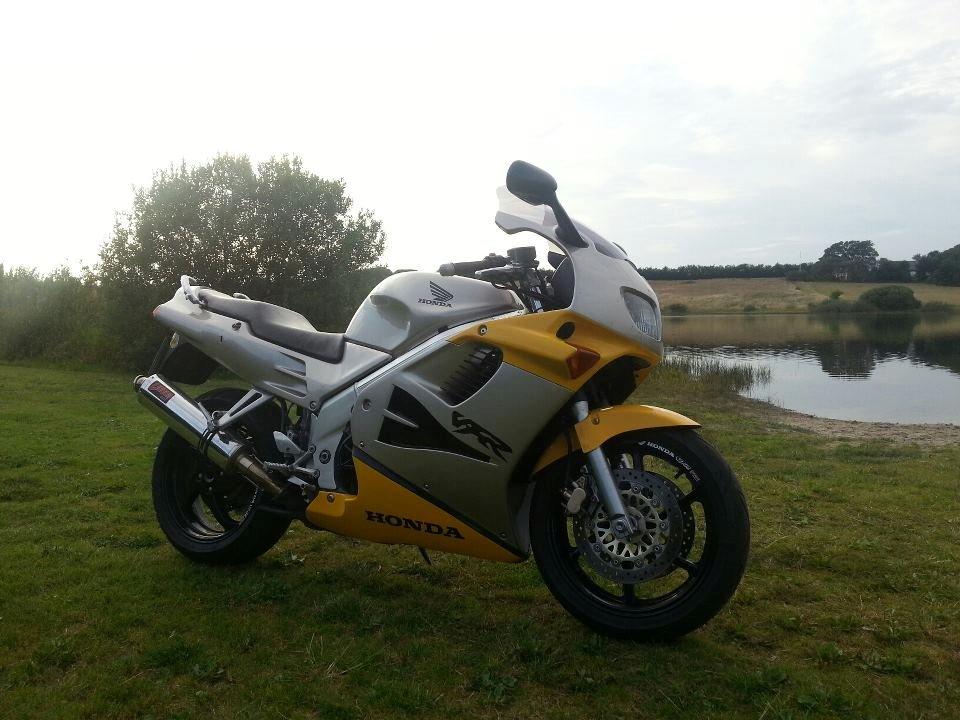 Honda VFR 750 (RC36) billede 1